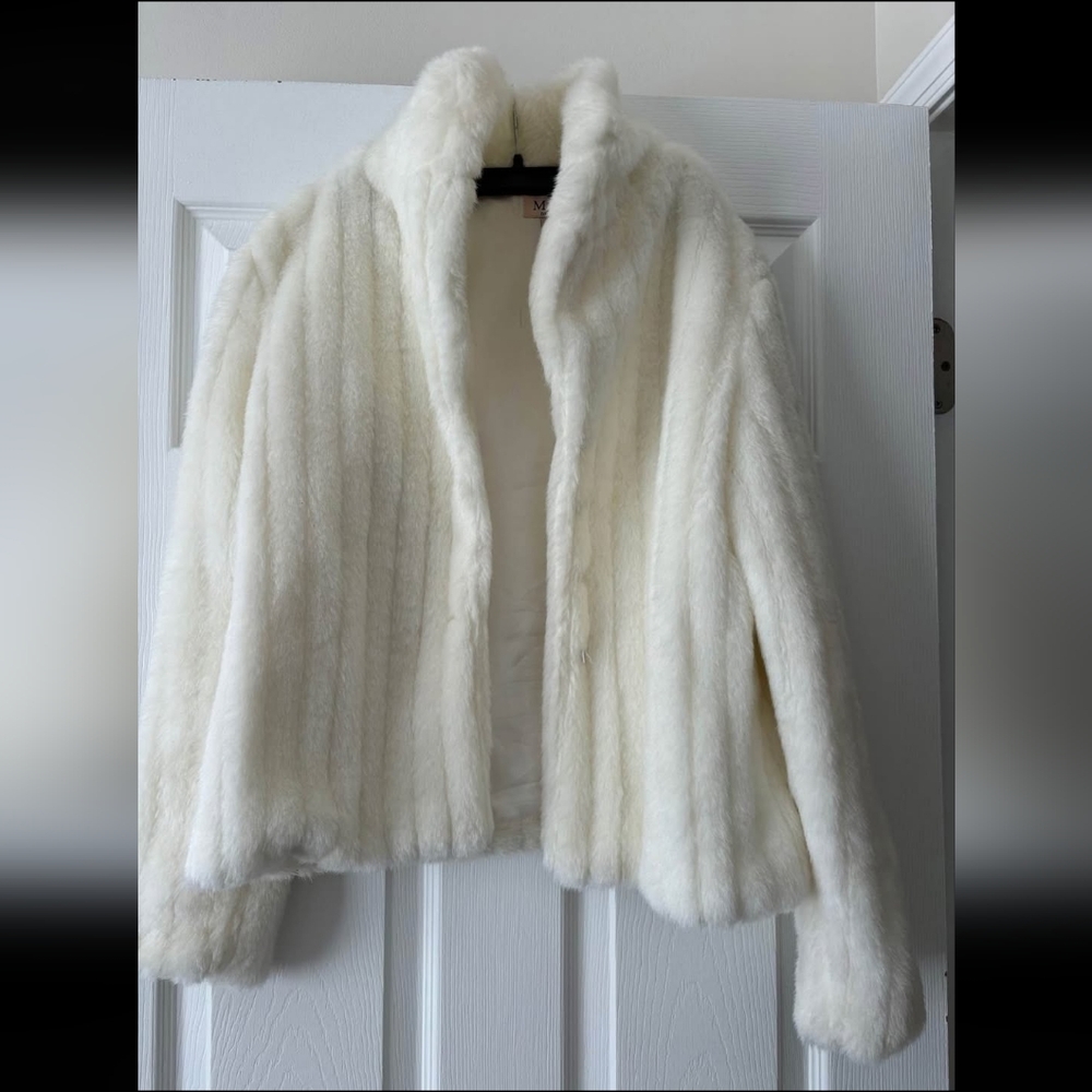 Elegant Cream Faux Fur Jacket